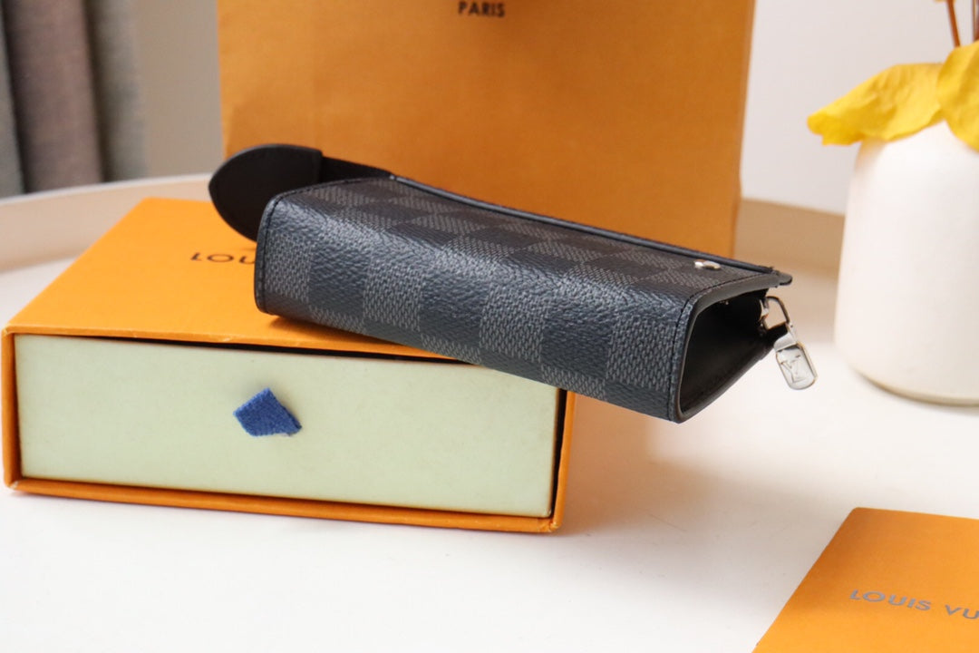 Louis Vuitton Black and Grey Checkerboard Pattern Zipper Clutch Wallet