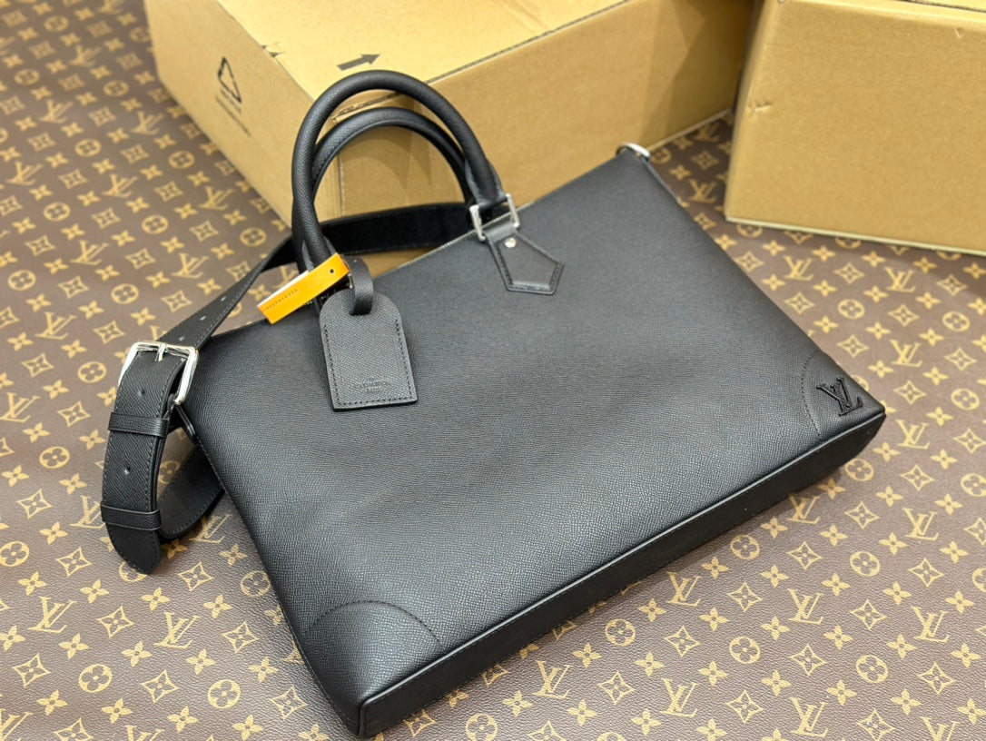 Louis Vuitton Black Textured Leather Briefcase with Detachable Shoulder Strap