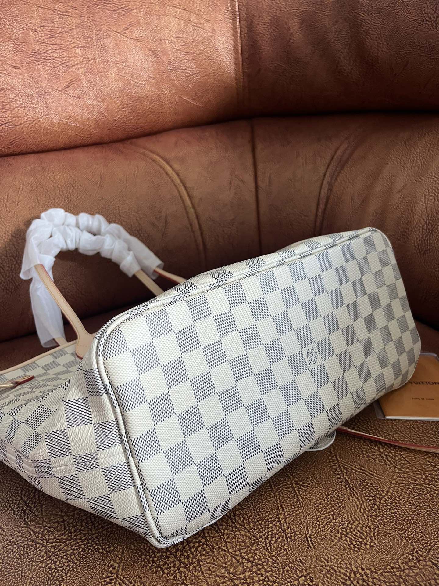 Louis Vuitton Classic Checkerboard Pattern Tote Bag with Tan Leather Handles