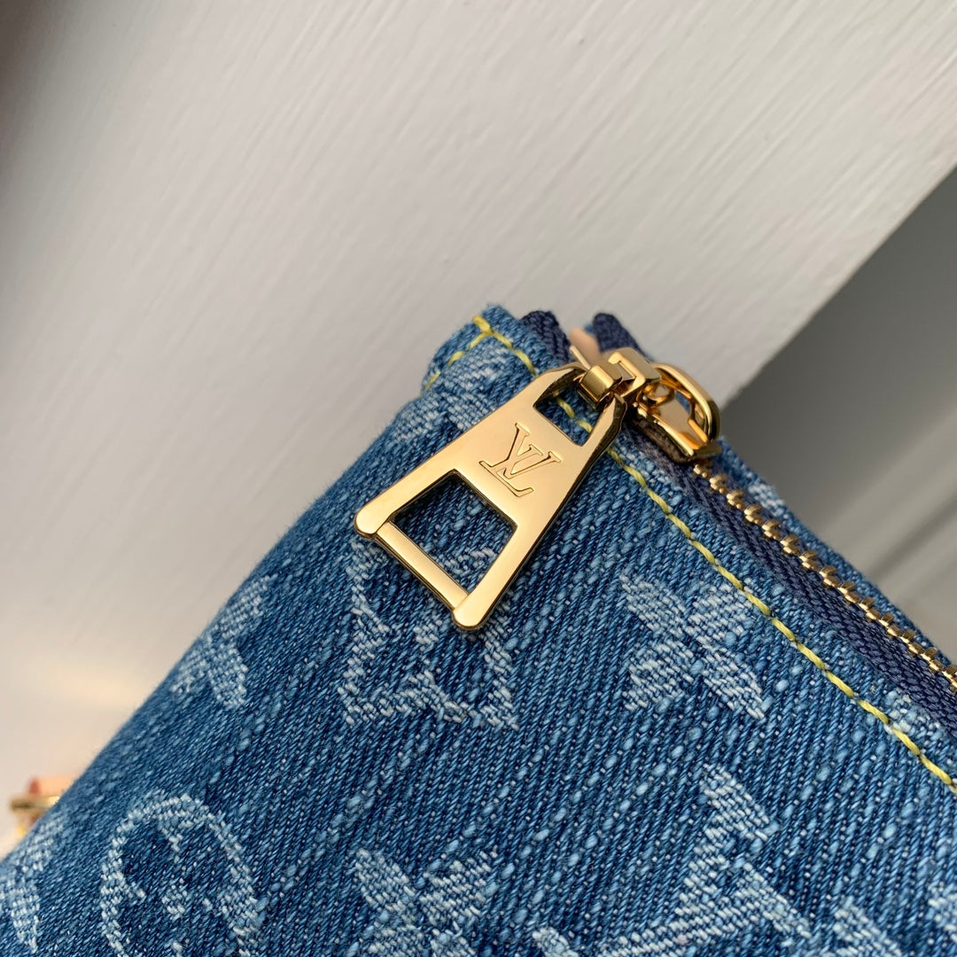 Louis Vuitton Blue Denim Monogram Print Crossbody Bag with Chunky Gold Chain