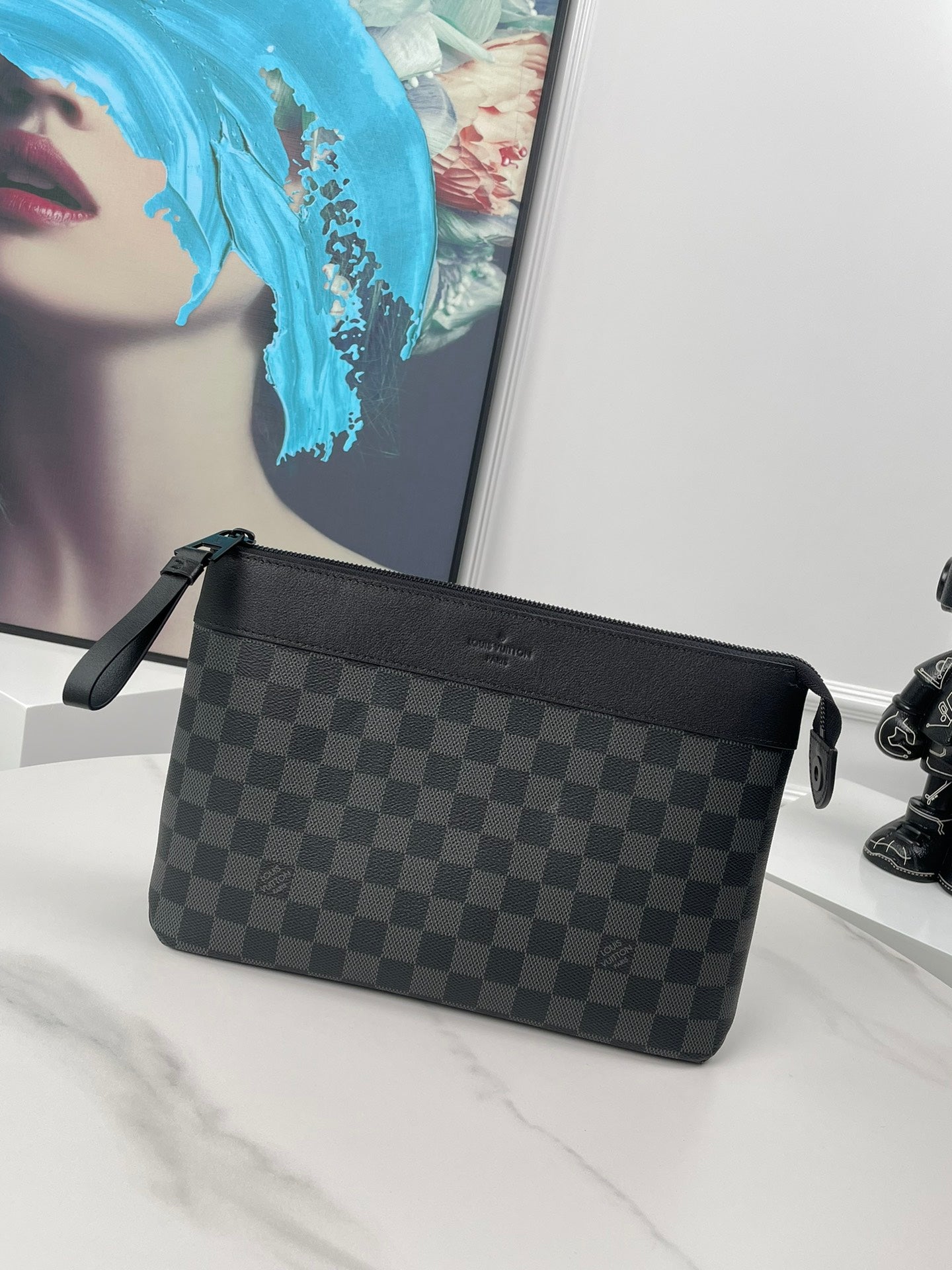 Louis Vuitton Classic Checkered Pattern Zippered Pouch Clutch for Essentials