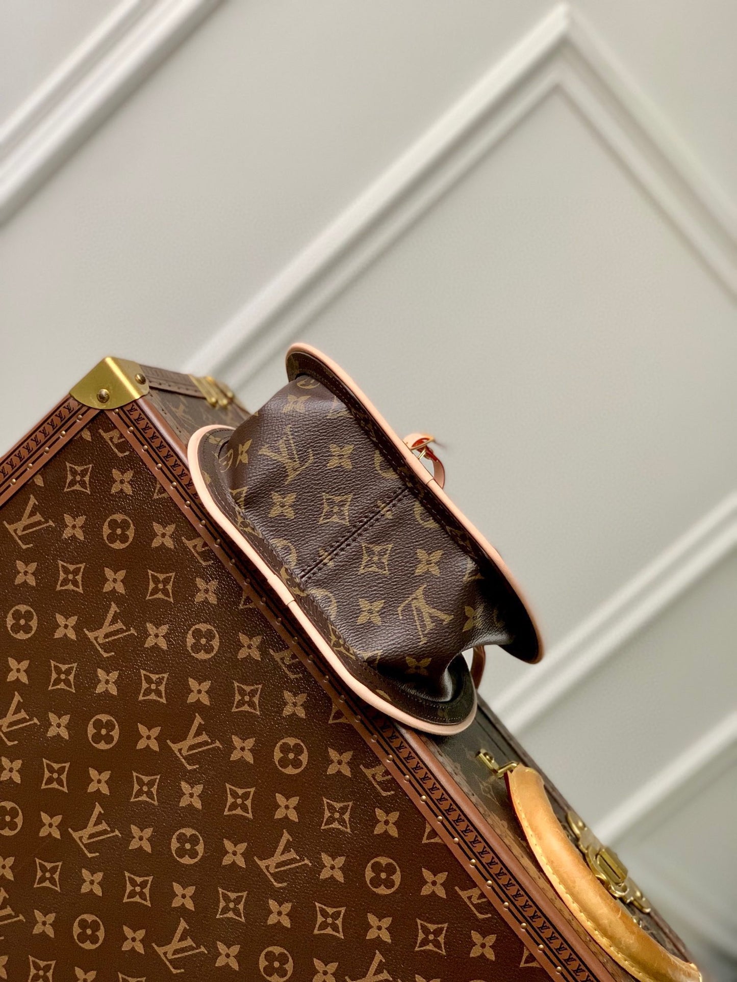 Louis Vuitton Classic Monogram Print Round Crossbody Bag with Top Handle
