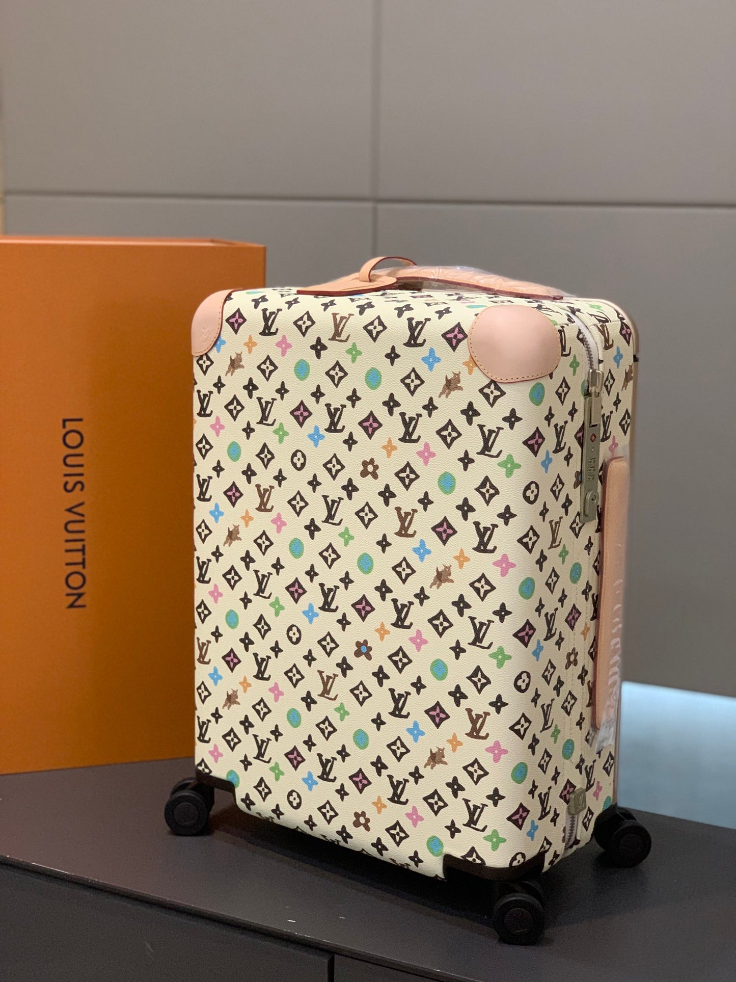 Luxury Multicolor Monogram Spinner Luggage Cream Hard Shell Suitcase