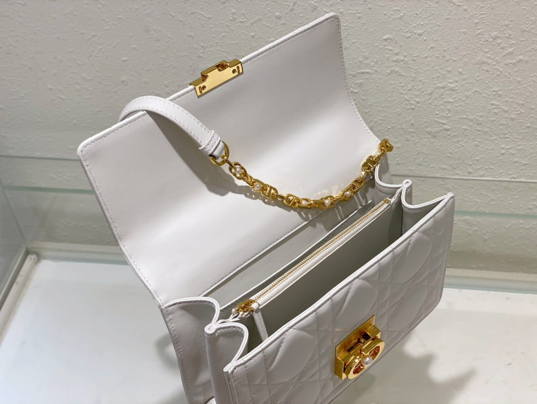 Dior Elegant White Quilted Leather Handbag with Gold Chain Strap