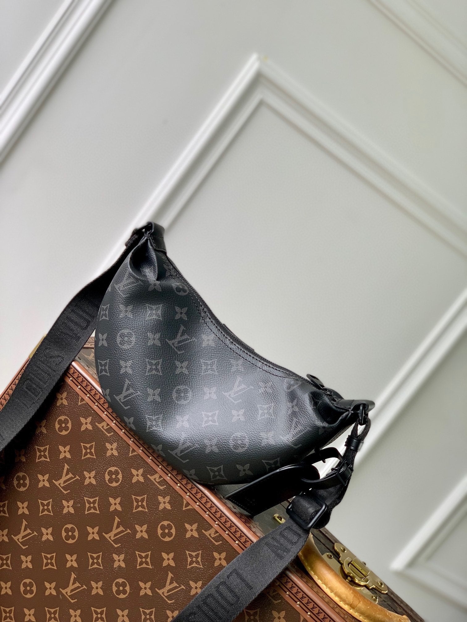 Louis Vuitton Black Monogram Crescent Sling Bag Unisex Crossbody Waist Pack