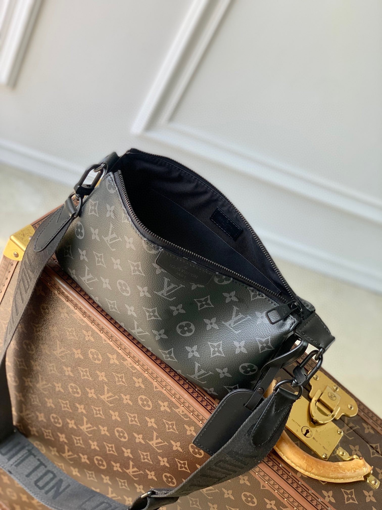 Louis Vuitton Dark Grey Monogram Pattern Canvas Messenger Crossbody Bag