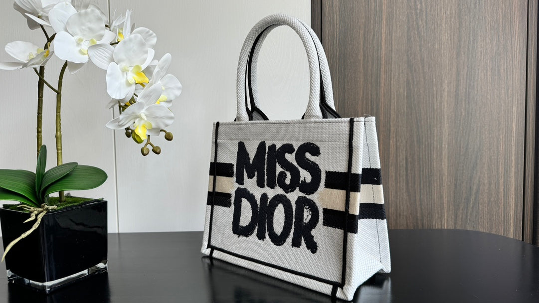Dior Miss Dior Graffiti Canvas Tote Bag - White/Black