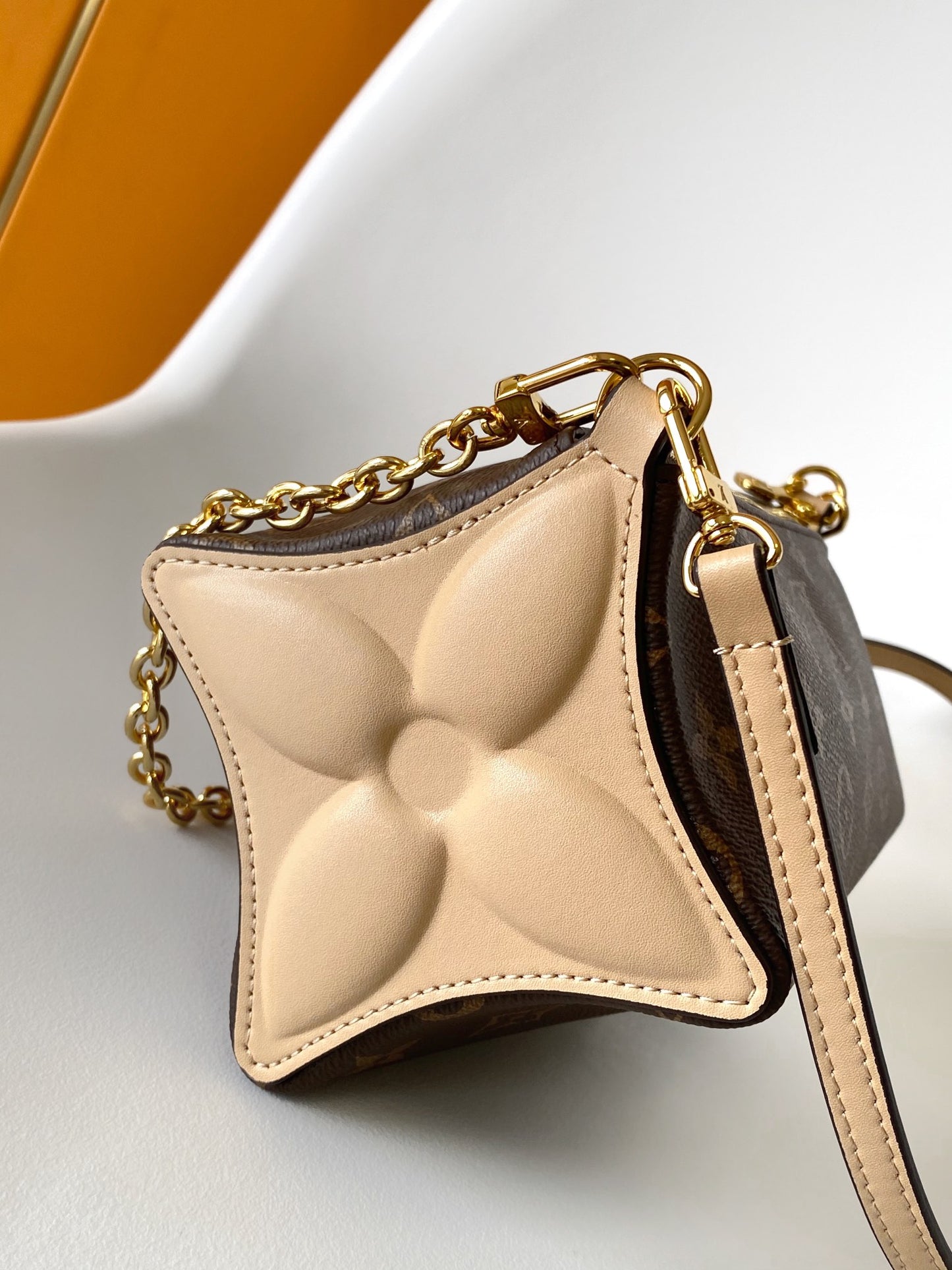 Louis Vuitton Luxury Brown Monogram Geometric Star Crossbody Bag with Chain