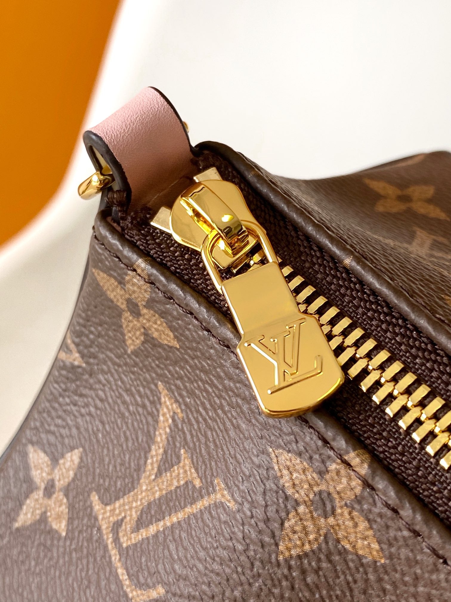 Louis Vuitton Brown Monogram Shoulder Bag with Pink Leather Star Side Accents