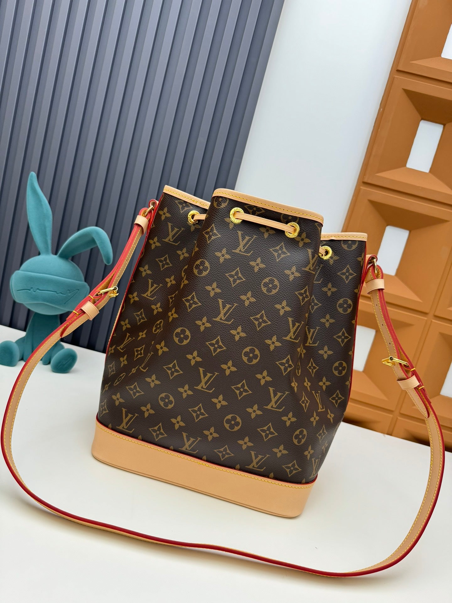Louis Vuitton Vintage Monogram Pattern Drawstring Bucket Bag with Leather Strap