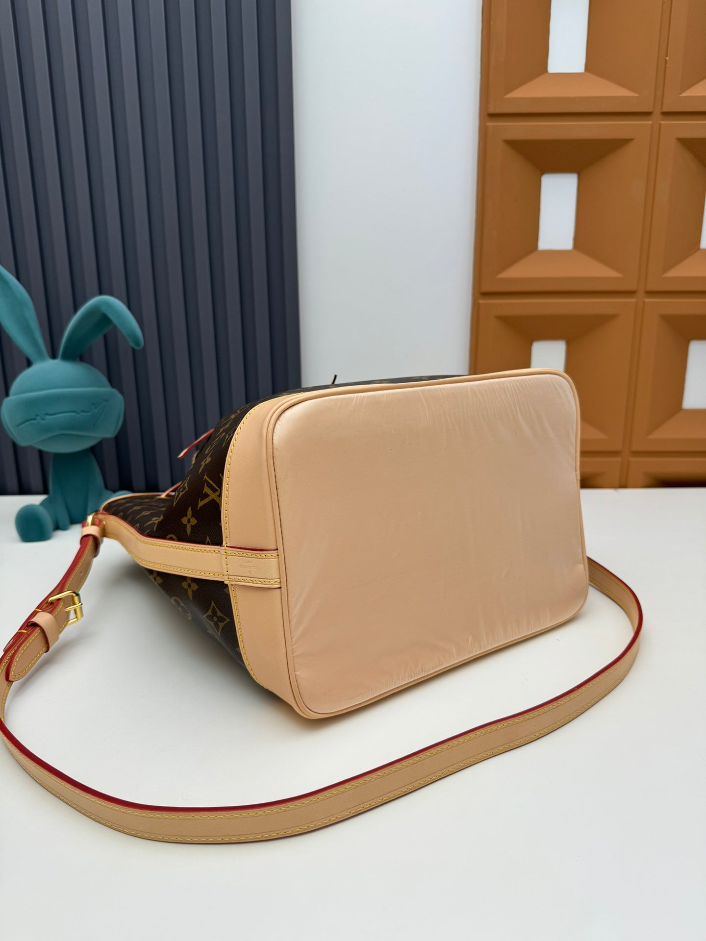 Louis Vuitton Vintage Monogram Pattern Drawstring Bucket Bag with Leather Strap
