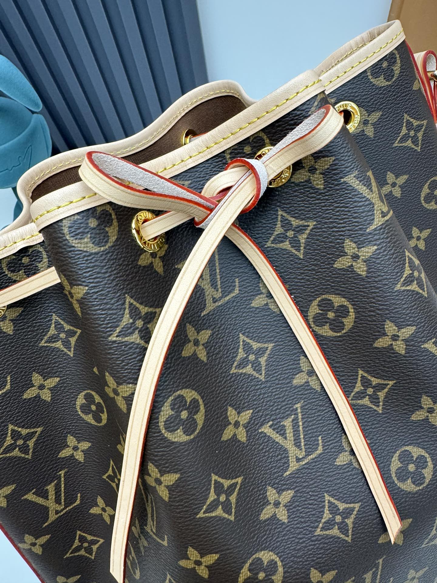 Louis Vuitton Vintage Monogram Pattern Drawstring Bucket Bag with Leather Strap