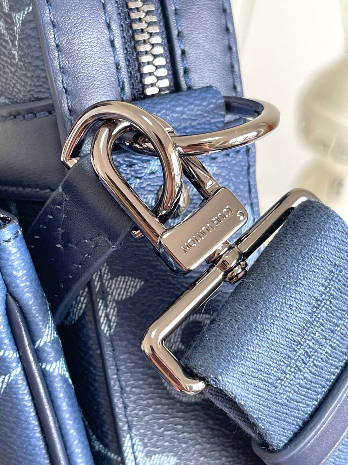Louis Vuitton Blue Monogram Gradient Crossbody Messenger Bag with Detachable Pouch