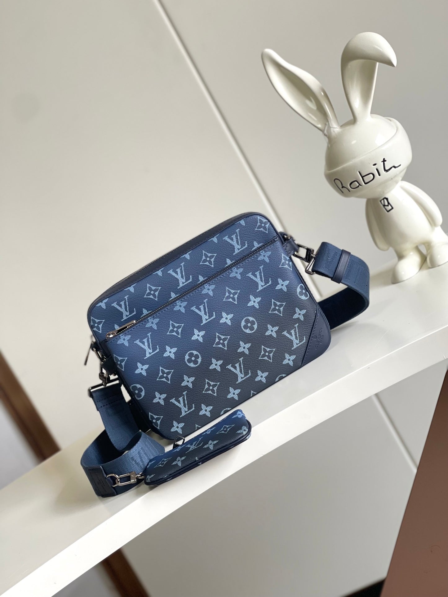Louis Vuitton Blue Monogram Gradient Crossbody Messenger Bag with Detachable Pouch