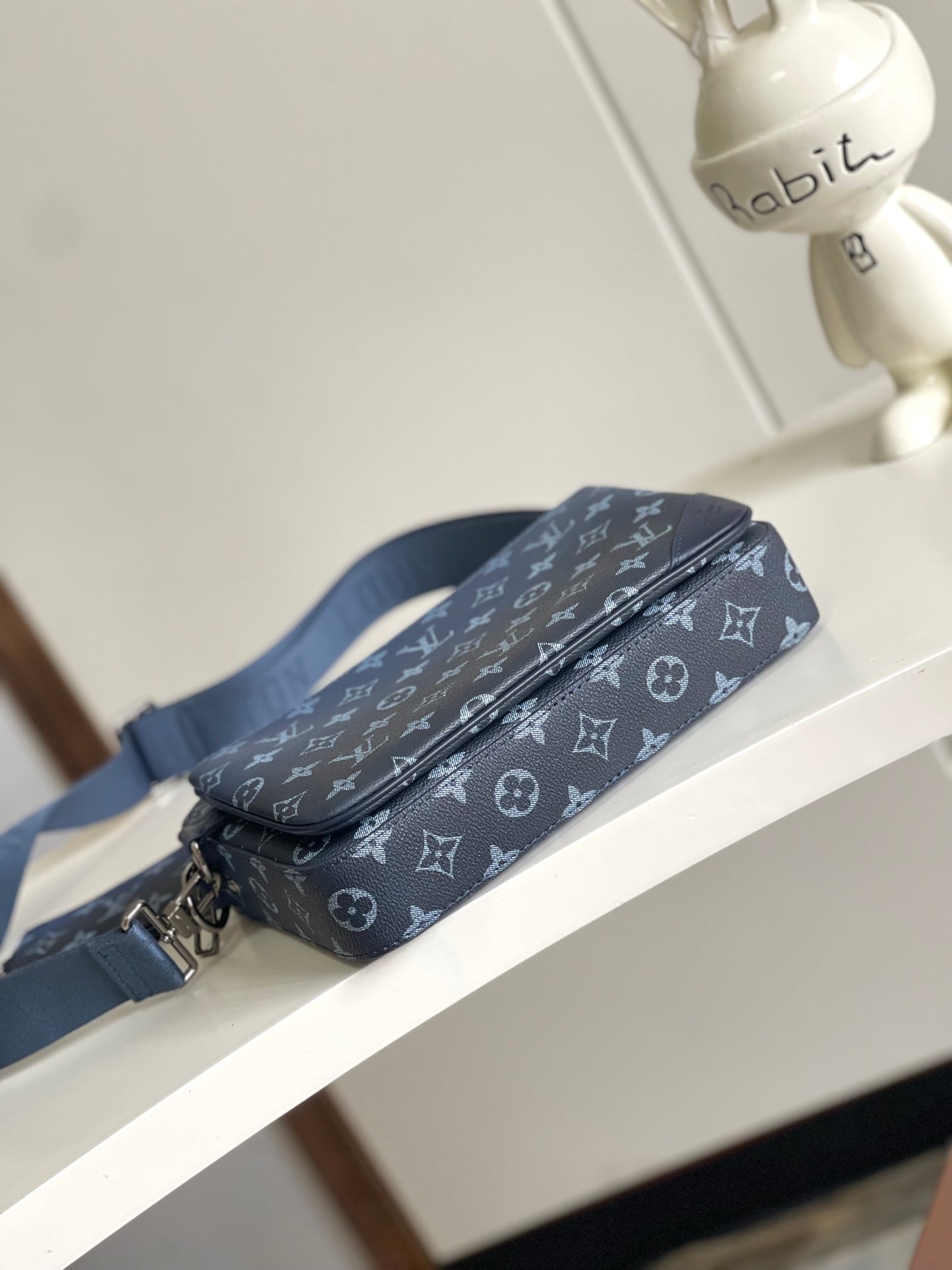 Louis Vuitton Blue Monogram Gradient Crossbody Messenger Bag with Detachable Pouch