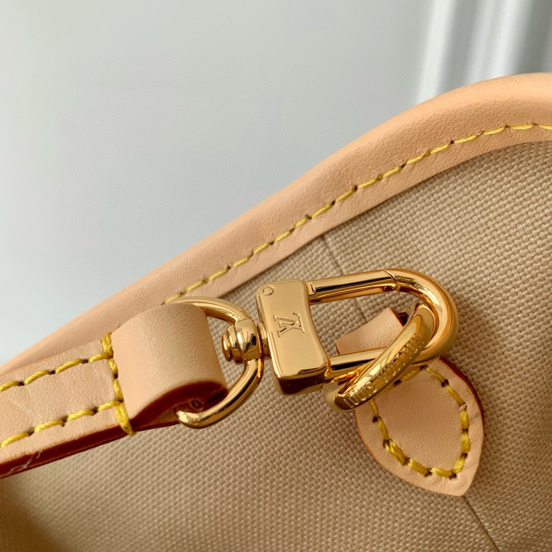 Louis Vuitton Elegant Monogram Pattern Canvas Bucket Bag with Leather Handle