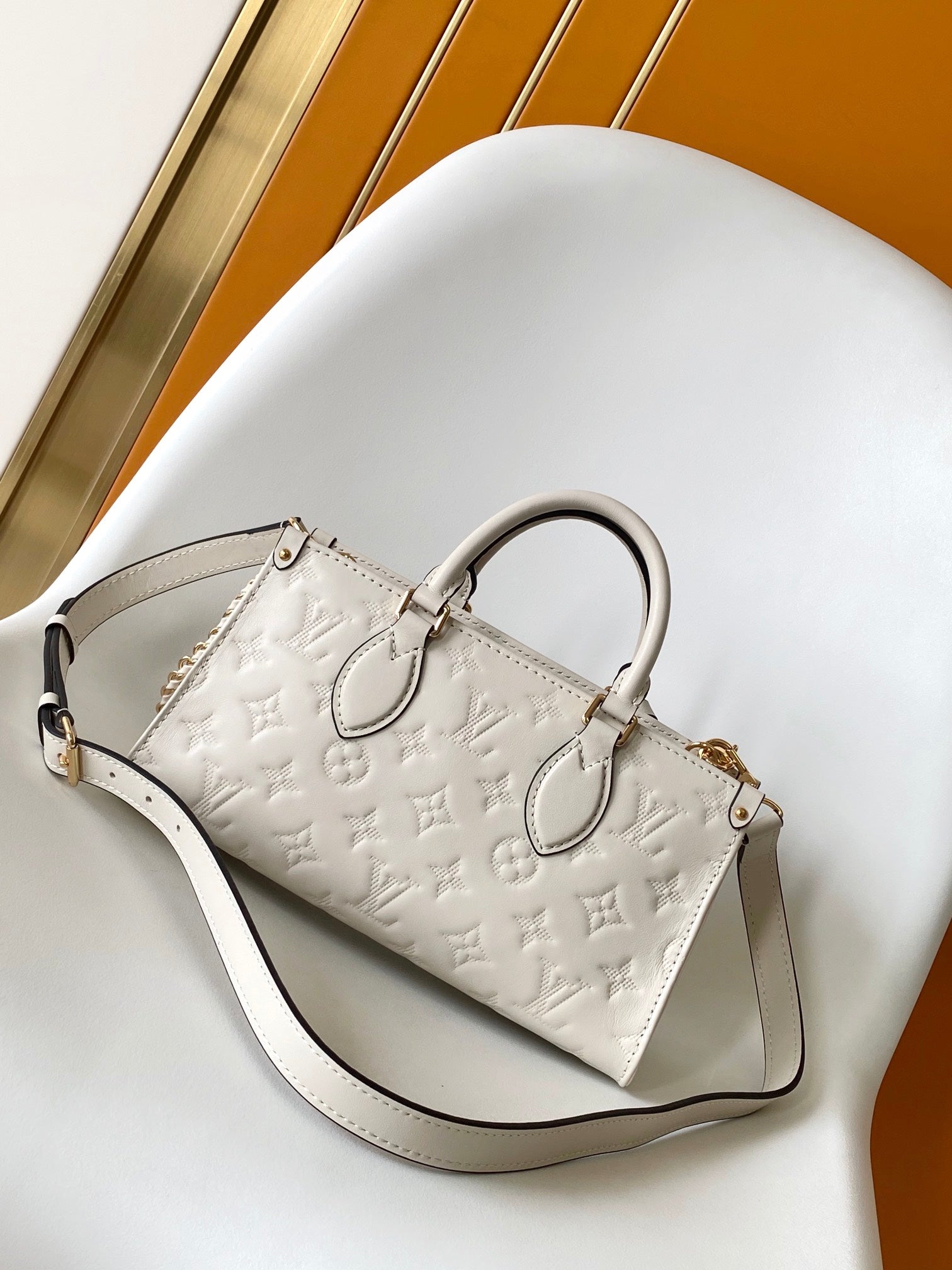 Louis Vuitton White Embossed Leather Top Handle Shoulder Bag with Chain Detail