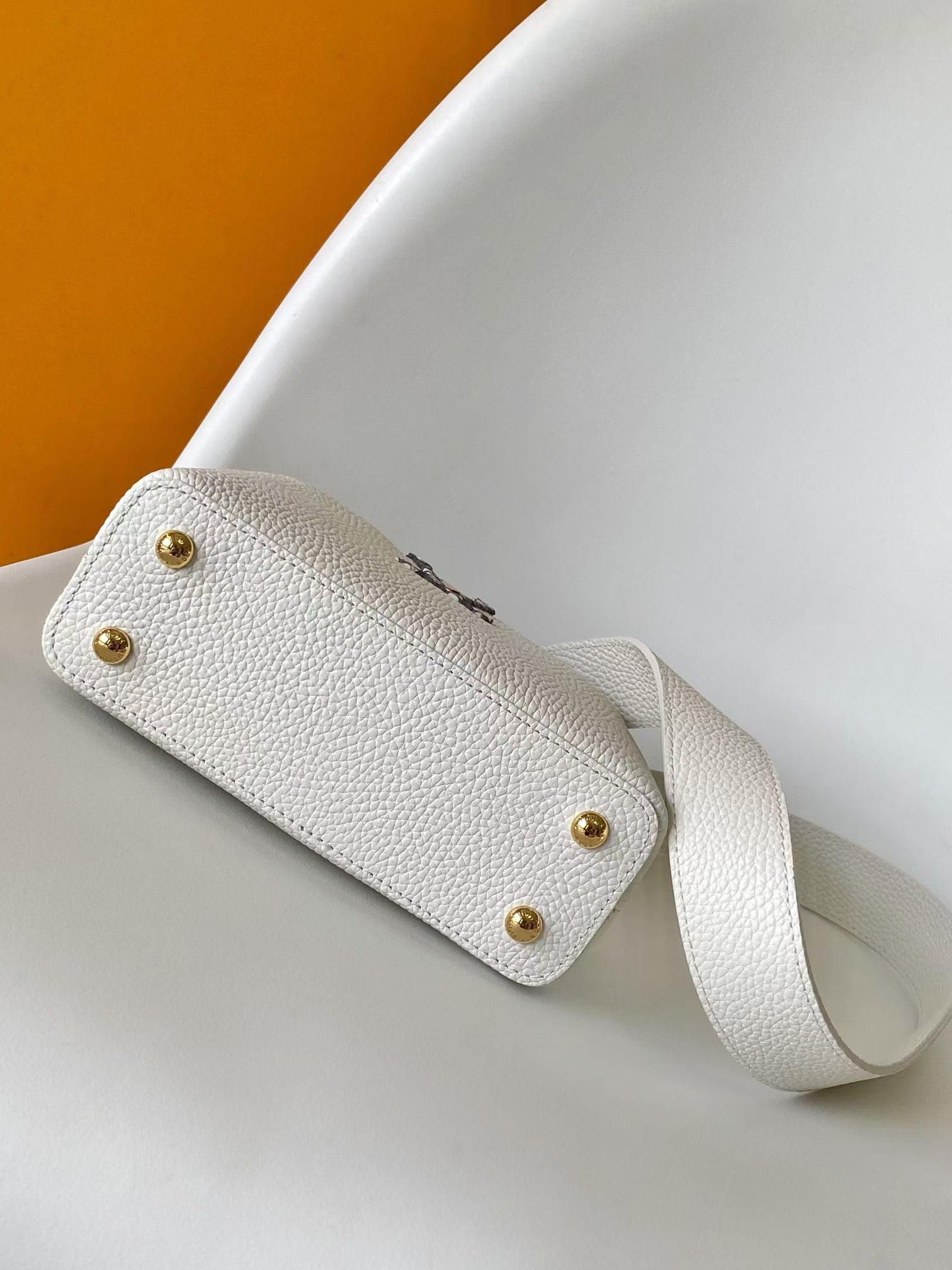 Louis Vuitton White Leather Crossbody Handbag with Leopard Print Handle