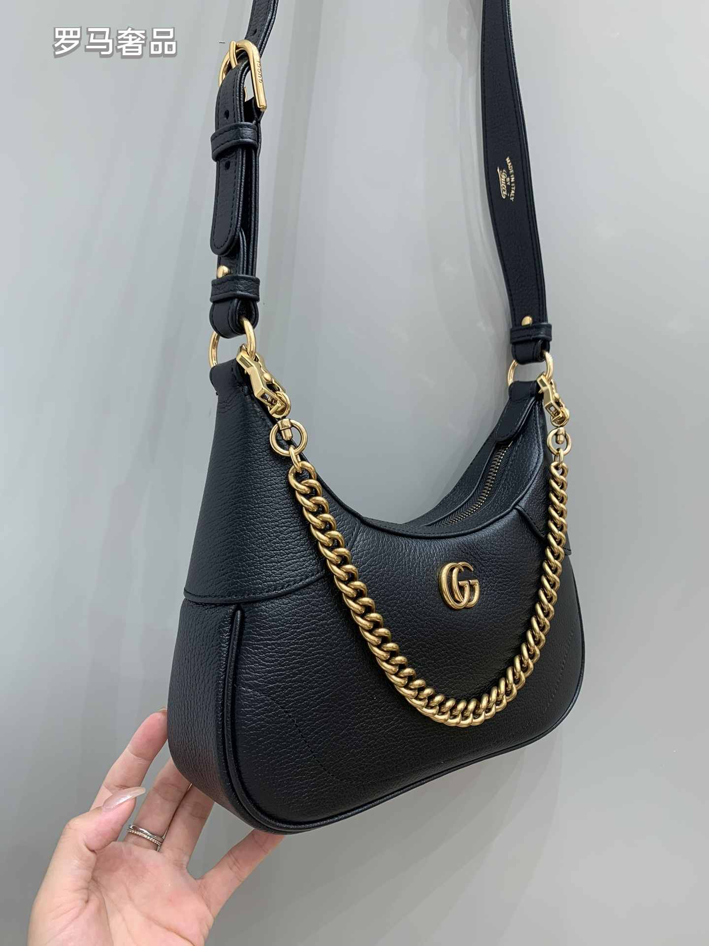 Gucci Luxury White Leather Hobo Bag with Gold Chain Shoulder Strap