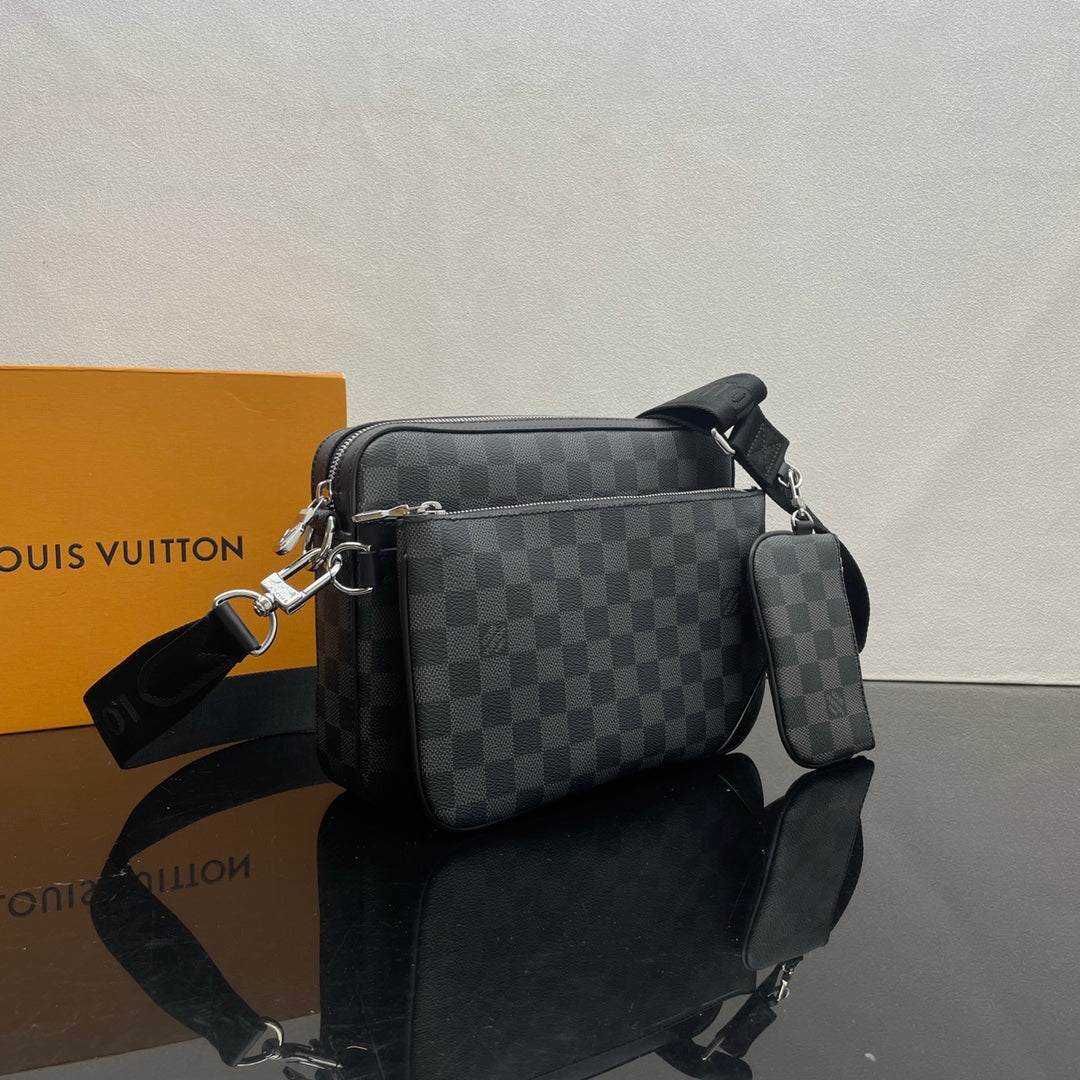 Louis Vuitton Grey Checkerboard Crossbody Messenger Bag with Coin Pouch