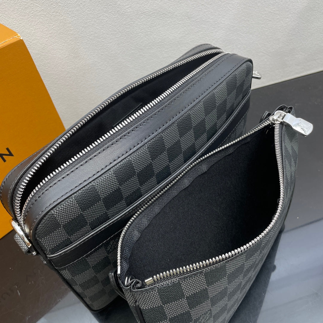 Louis Vuitton Grey Checkerboard Crossbody Messenger Bag with Coin Pouch