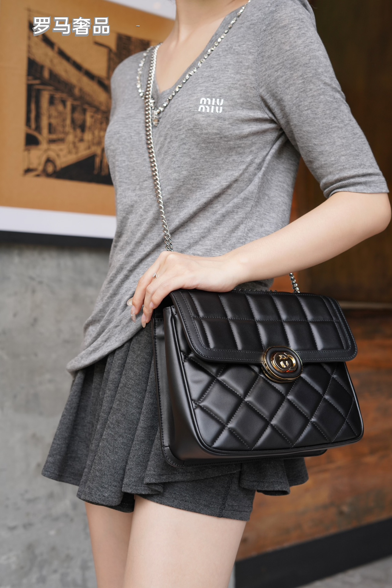 Gucci Classic Black Quilted Leather Shoulder Bag with Gold Clasp