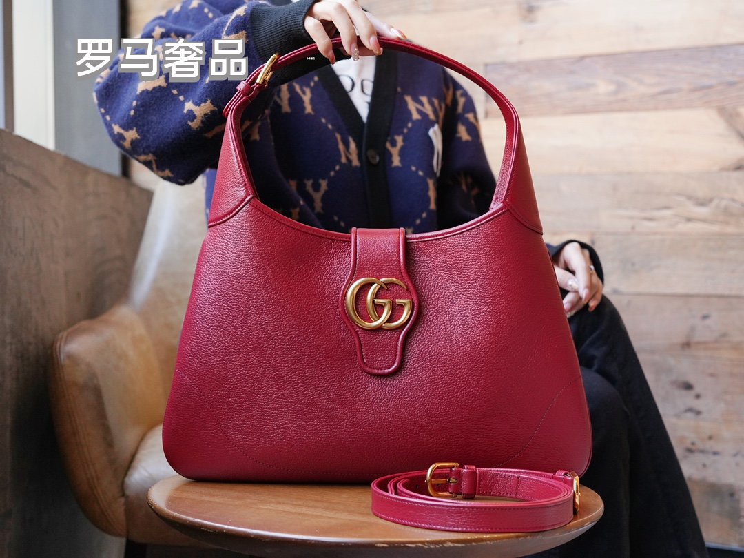 Gucci Vintage Brown Leather Hobo Shoulder Bag with Gold Buckle Accent