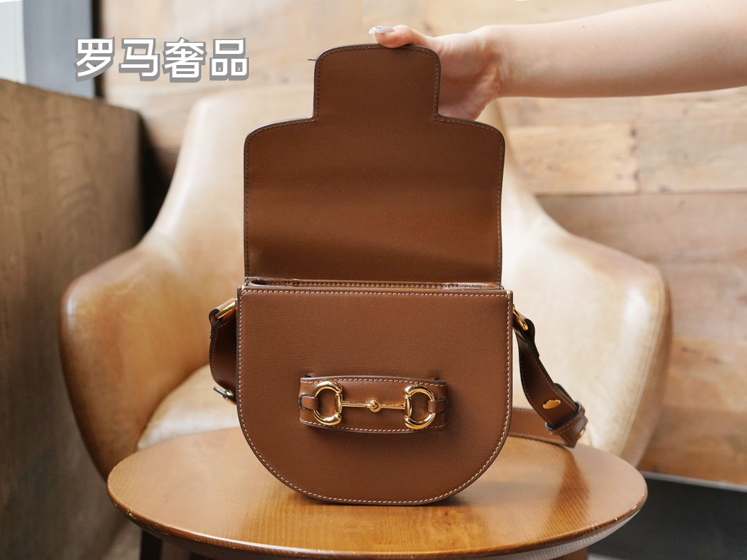 Gucci Vintage Black Leather Crossbody Saddle Bag with Gold Horsebit Detail
