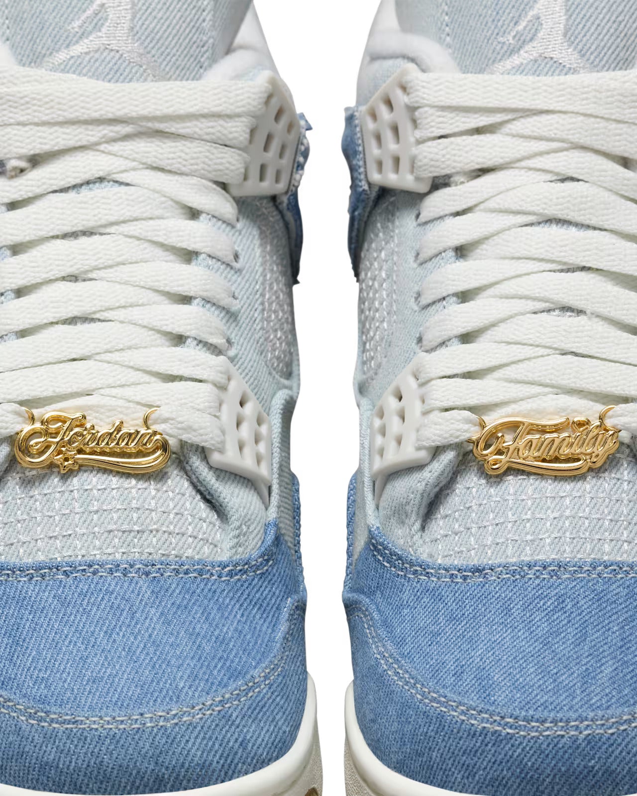 The Air Jordan 4 TEX WMNS “Worn Blue” Takes On Denim