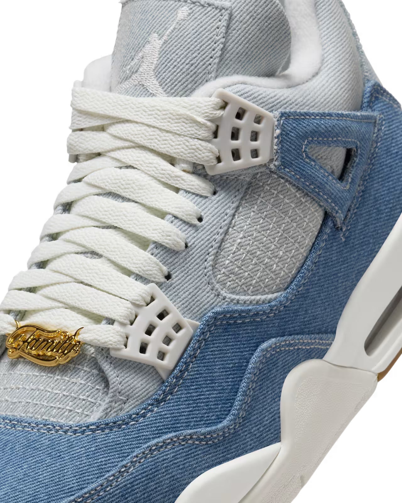 The Air Jordan 4 TEX WMNS “Worn Blue” Takes On Denim
